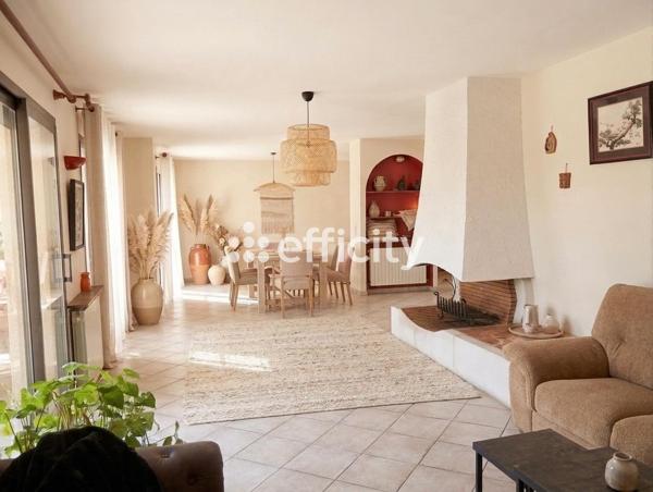 Maison
         6 pièces
        - 158 m² Bien prestige 579 000 € *
