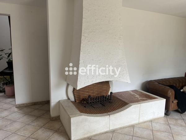 Maison
         6 pièces
        - 158 m² Bien prestige 579 000 € *
