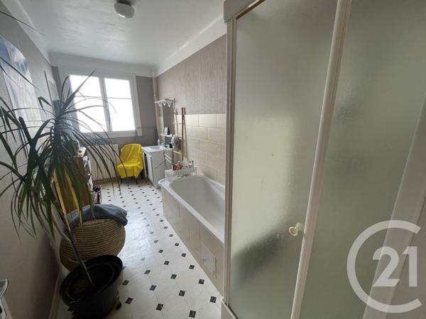 Appartement F5 à vendre  5 pièces - 133,30 m2 COUTANCES - 50