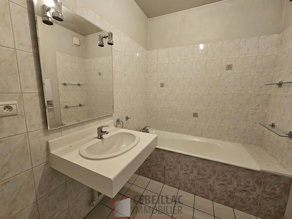 Appartement avec terrasse, garage et ascenseur / Idéal premier achat ou investissement locatif