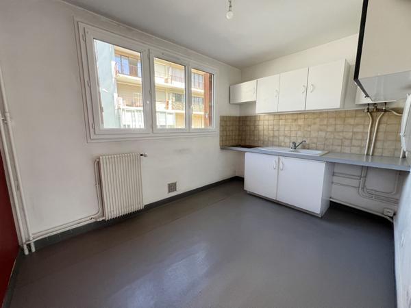 Appartement 3 pièces lumineux avec balcon, cave et stationnement - Quartier Mairie Alfortville