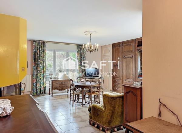 220 m² habitables + dépendances, parcelle 2012 m²