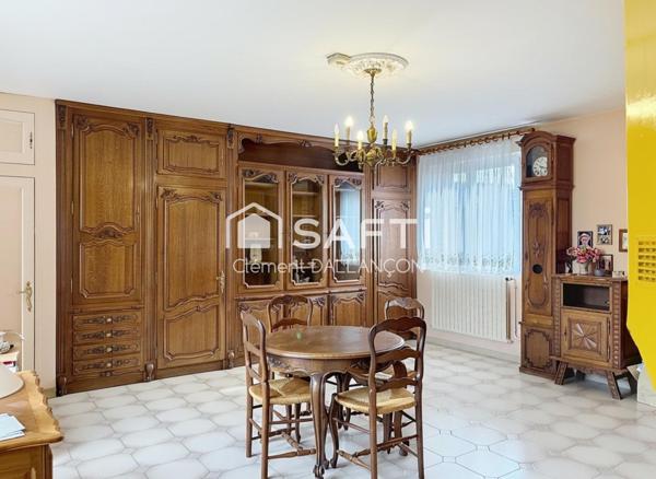 220 m² habitables + dépendances, parcelle 2012 m²