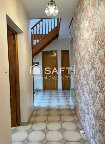 220 m² habitables + dépendances, parcelle 2012 m²