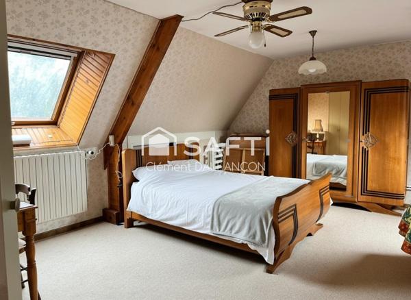 220 m² habitables + dépendances, parcelle 2012 m²