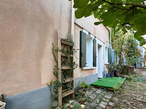LE PLESSIS-ROBINSON - Immeuble de rapport avec restaurant et 3 appartements loués