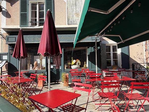 LE PLESSIS-ROBINSON - Immeuble de rapport avec restaurant et 3 appartements loués