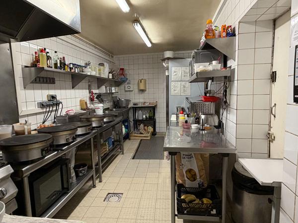 LE PLESSIS-ROBINSON - Immeuble de rapport avec restaurant et 3 appartements loués