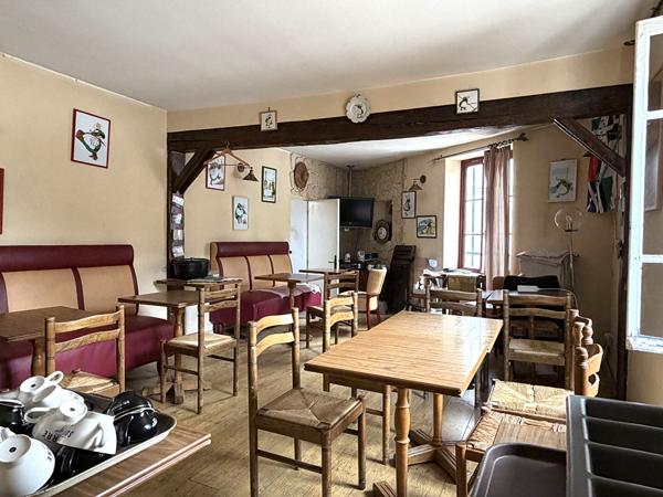 LE PLESSIS-ROBINSON - Immeuble de rapport avec restaurant et 3 appartements loués