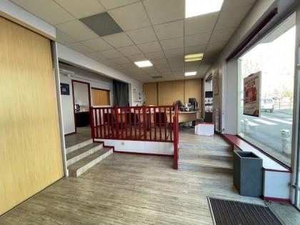 Local commercial - Oloron-sainte-marie - Réf.:205365(1) OLORON CENTRE-VILLE - A VENDRE LOCAL COMMERCIAL AVEC CAVE PRIVATIVE -