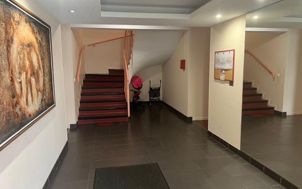 Appartement à vendre    2 pièces • 42,99 m2 Pau