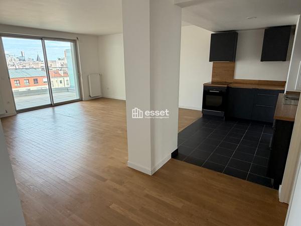 Location Appartement 4 pièces 107.6 m² - Suresnes 92150