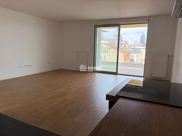 Location Appartement 4 pièces 107.6 m² - Suresnes 92150