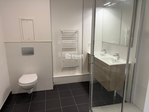 Location Appartement 4 pièces 107.6 m² - Suresnes 92150