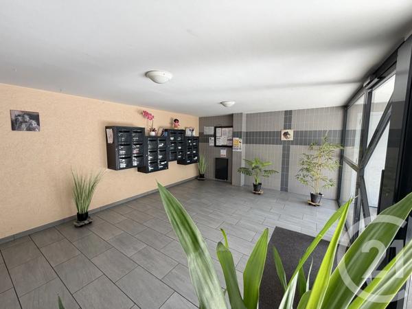 Appartement F3 à vendre  3 pièces - 54 m 2   MONTBELIARD  - 25