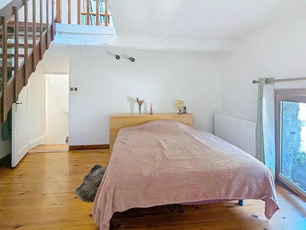 Maison de village rénovée 88 m² + jardin et garage