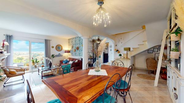 Maison
                                                                                                                                                                                                                                                                                                                        6 pièce(s)                                                                                                                                                                                                          3 chambre(s)                                                                                                                                                                                                          145  m²