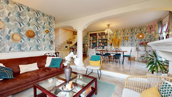 Maison
                                                                                                                                                                                                                                                                                                                        6 pièce(s)                                                                                                                                                                                                          3 chambre(s)                                                                                                                                                                                                          145  m²
