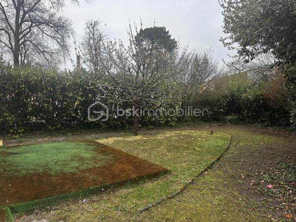 Terrain de 1 070 m²