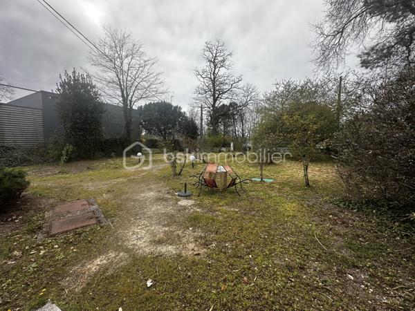 Terrain de 1 070 m²