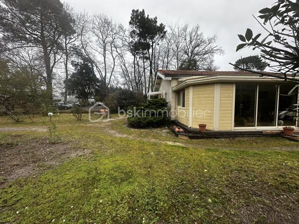 Terrain de 1 070 m²