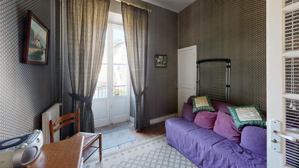 Cuxac Cabardes, Grande maison de village Ancienne pharmacie