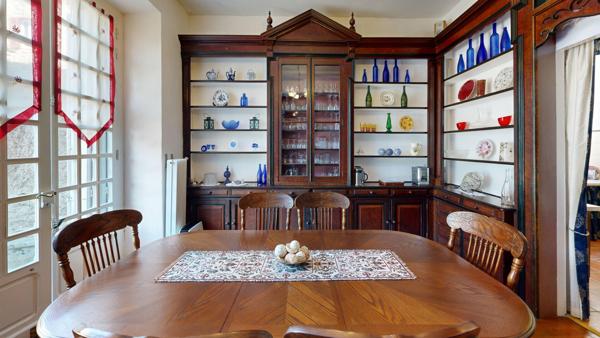 Cuxac Cabardes, Grande maison de village Ancienne pharmacie