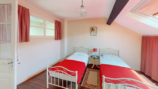 Cuxac Cabardes, Grande maison de village Ancienne pharmacie