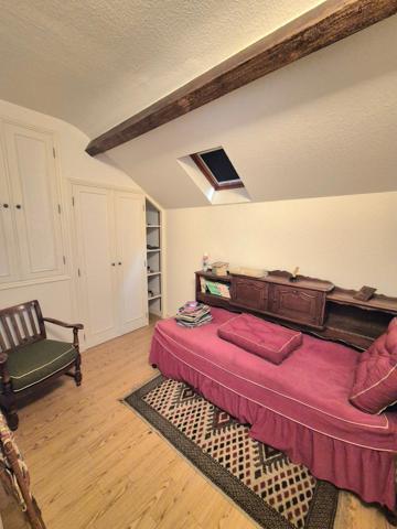 MAISON SUR SOUS SOL