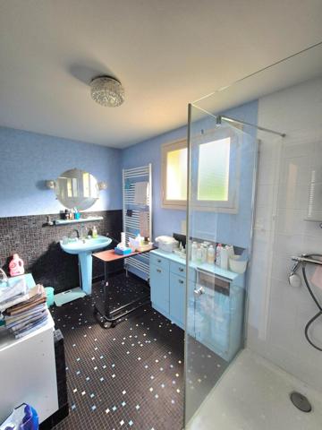 MAISON SUR SOUS SOL
