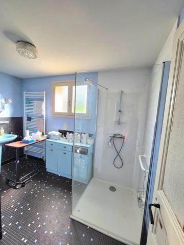 MAISON SUR SOUS SOL