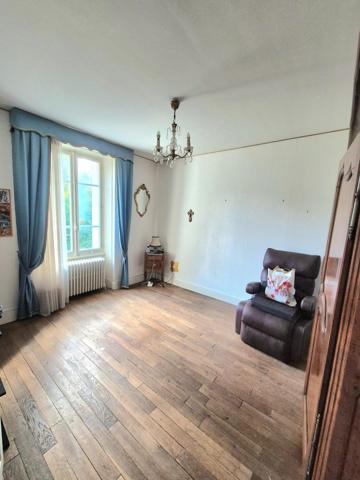 MAISON SUR SOUS SOL