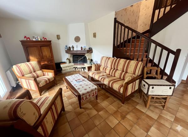 Maison spacieuse à vendre à Villepreux - 4 chambres, jardin et garage