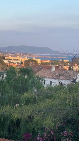 3 chambres au calme, avec VUE MER depuis le salon et le solarium