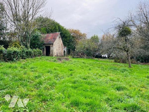 A vendre sur la commune de Noues de Sienne entre Coulouvray-Boisbenâtre et Le Gast, en campagne...