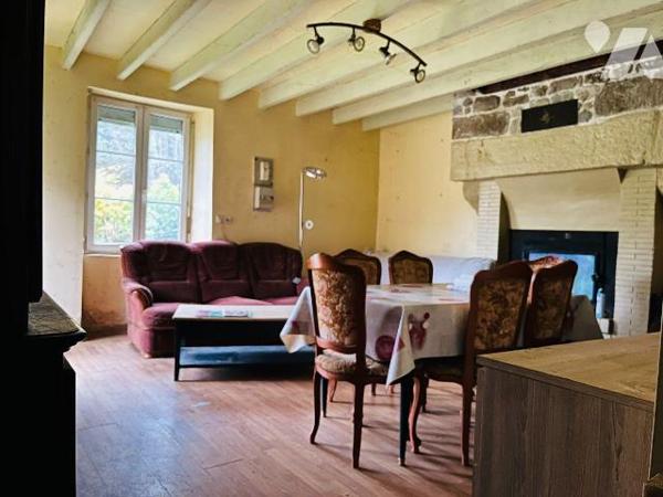 A vendre sur la commune de Noues de Sienne entre Coulouvray-Boisbenâtre et Le Gast, en campagne...