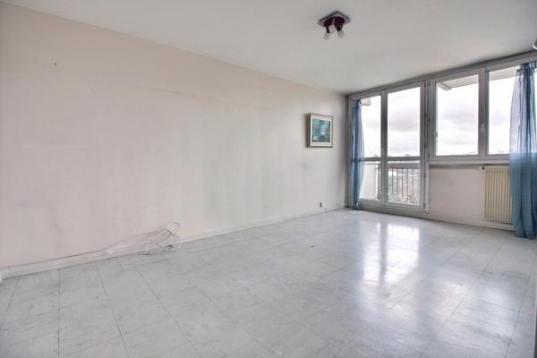 Appartement familial 4 pièces avec balcon et vue sur la Seine
