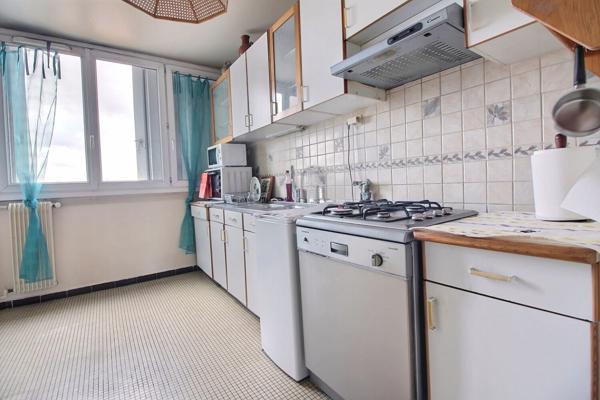 Appartement familial 4 pièces avec balcon et vue sur la Seine