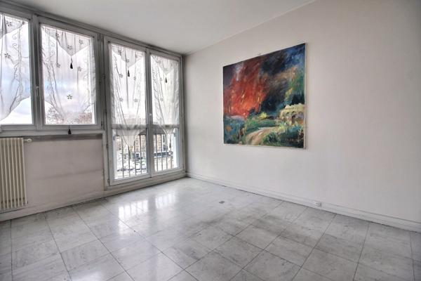 Appartement familial 4 pièces avec balcon et vue sur la Seine