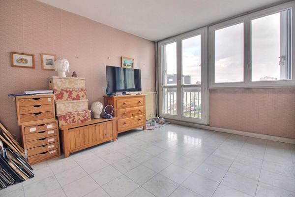 Appartement familial 4 pièces avec balcon et vue sur la Seine