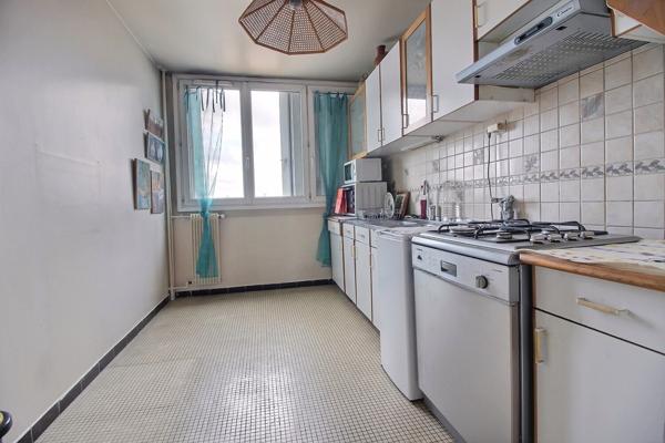 Appartement familial 4 pièces avec balcon et vue sur la Seine