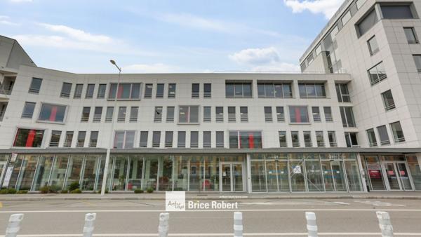 Bureaux à louer à Lyon bureaux rénovés lumineux avec parking intérieur