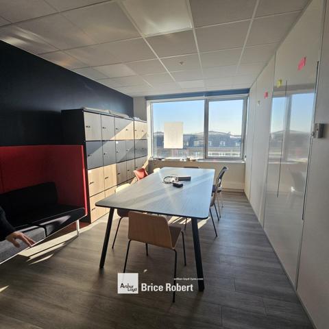 Bureaux à louer à Lyon bureaux rénovés lumineux avec parking intérieur
