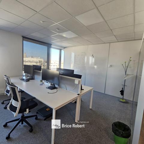Bureaux à louer à Lyon bureaux rénovés lumineux avec parking intérieur