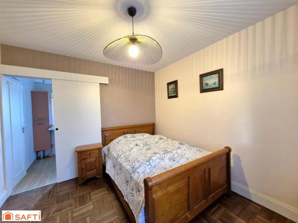 Joli corps de ferme avec hangars, terrain de 8 600 m2