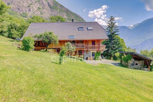 En Savoie (73), Vallée de la Maurienne, à vendre Grange rénovée, Vue dégagée