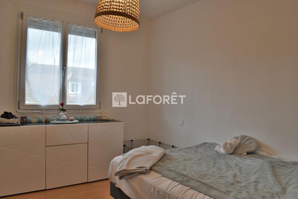 Location maison près de Saint-Pantaléon-de-Larche - 5 pièce(s) - 119 m² - 950 €/mois