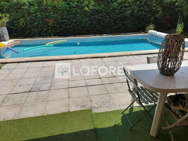 Location maison près de Saint-Pantaléon-de-Larche - 5 pièce(s) - 119 m² - 950 €/mois