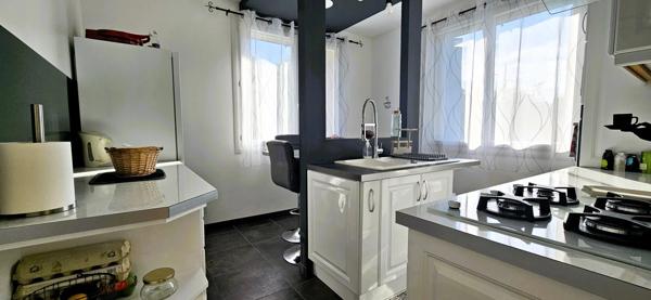 Maison familiale avec grand jardin et piscine à Mouleydier (24)