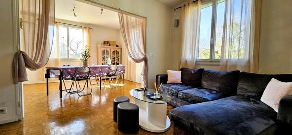 Maison familiale avec grand jardin et piscine à Mouleydier (24)